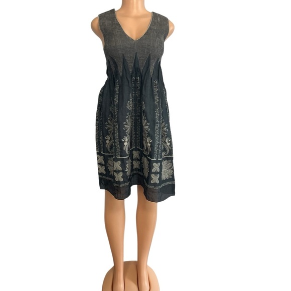 Max Edition Sleeveless Printed Smocked Dress - Picture 2 of 9